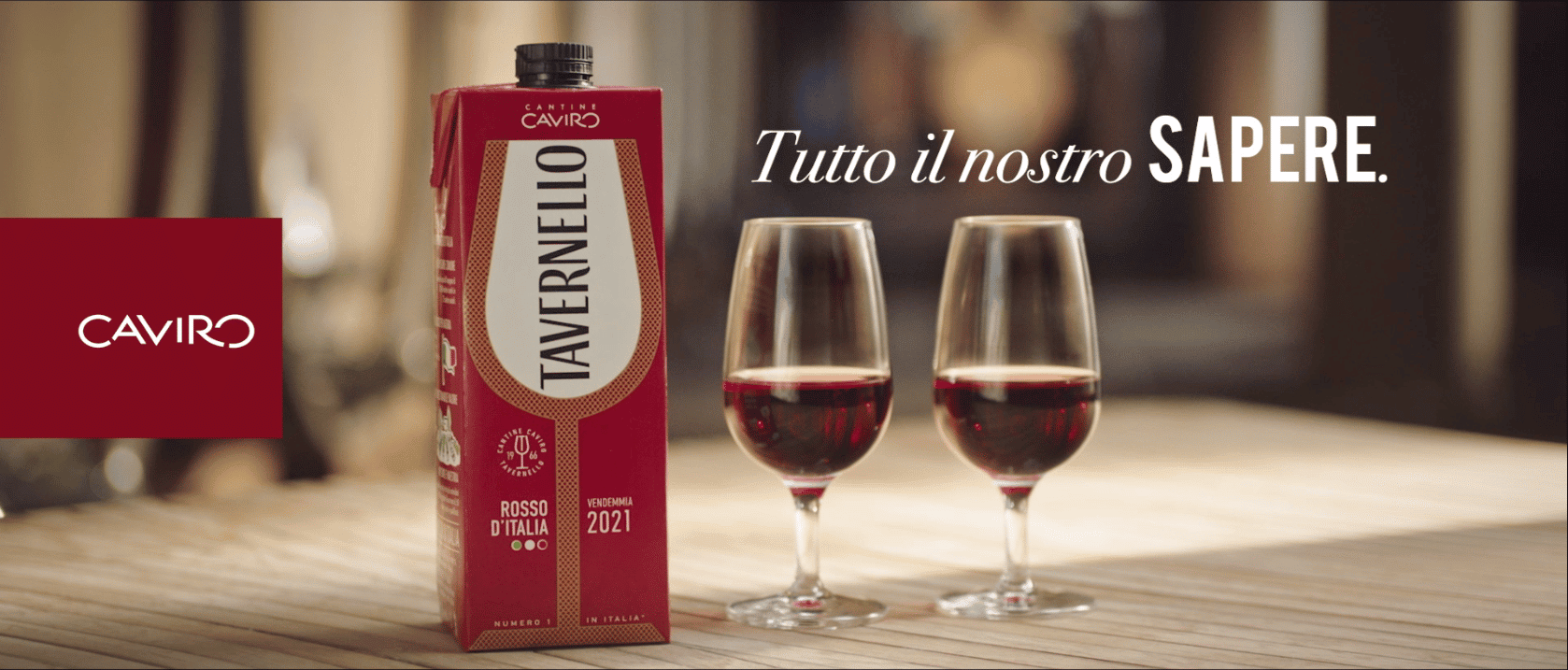 brick tavernello rosso con due calici